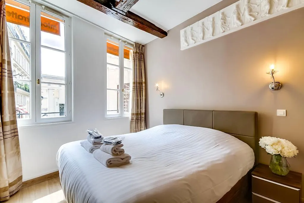 Upper Class Suites - Rue Saint Honore Apartment *