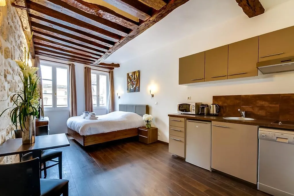 Upper Class Suites - Rue Saint Honore Apartment *